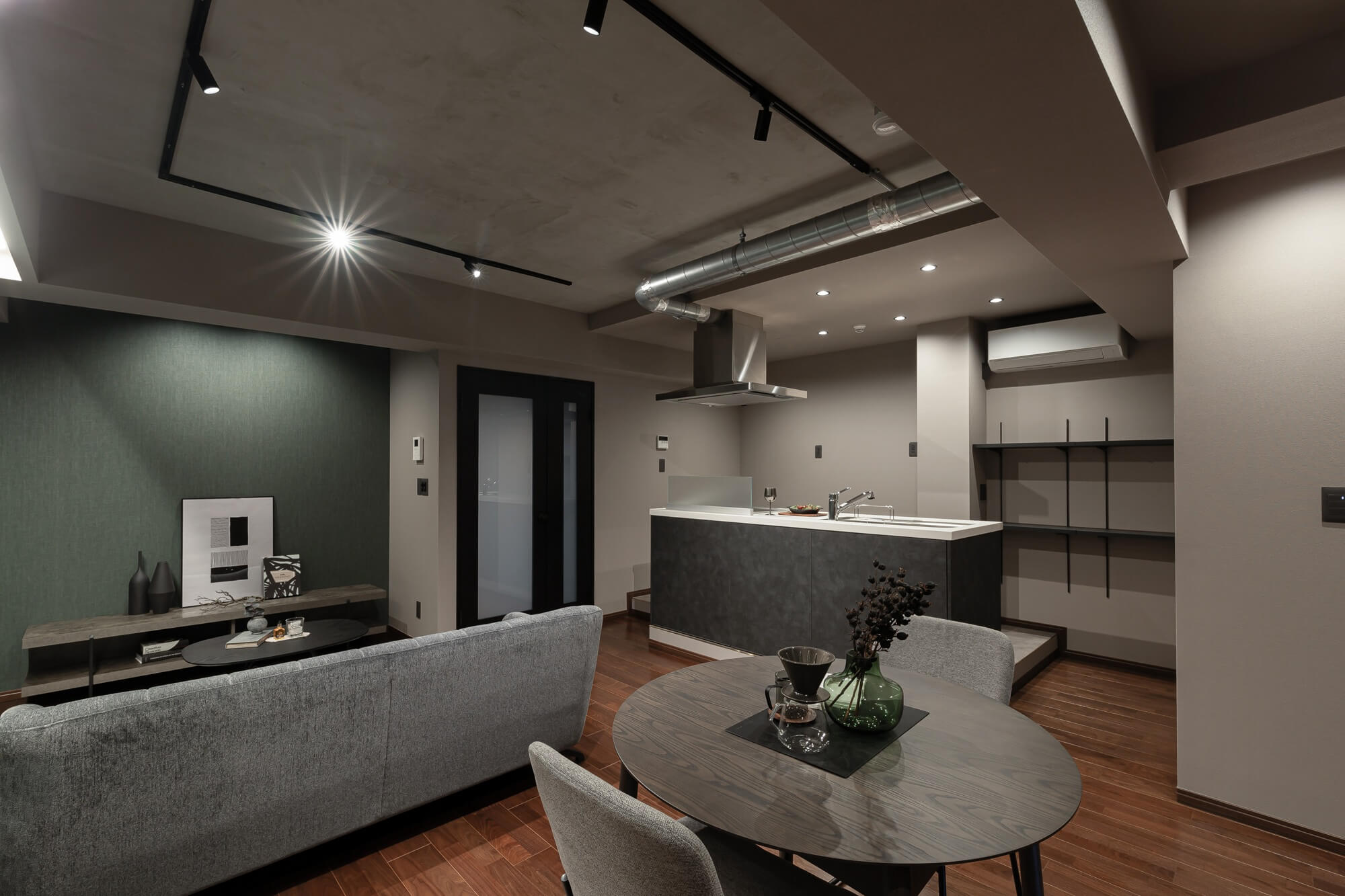 都会に溶け込む 誇り高き隠れ家